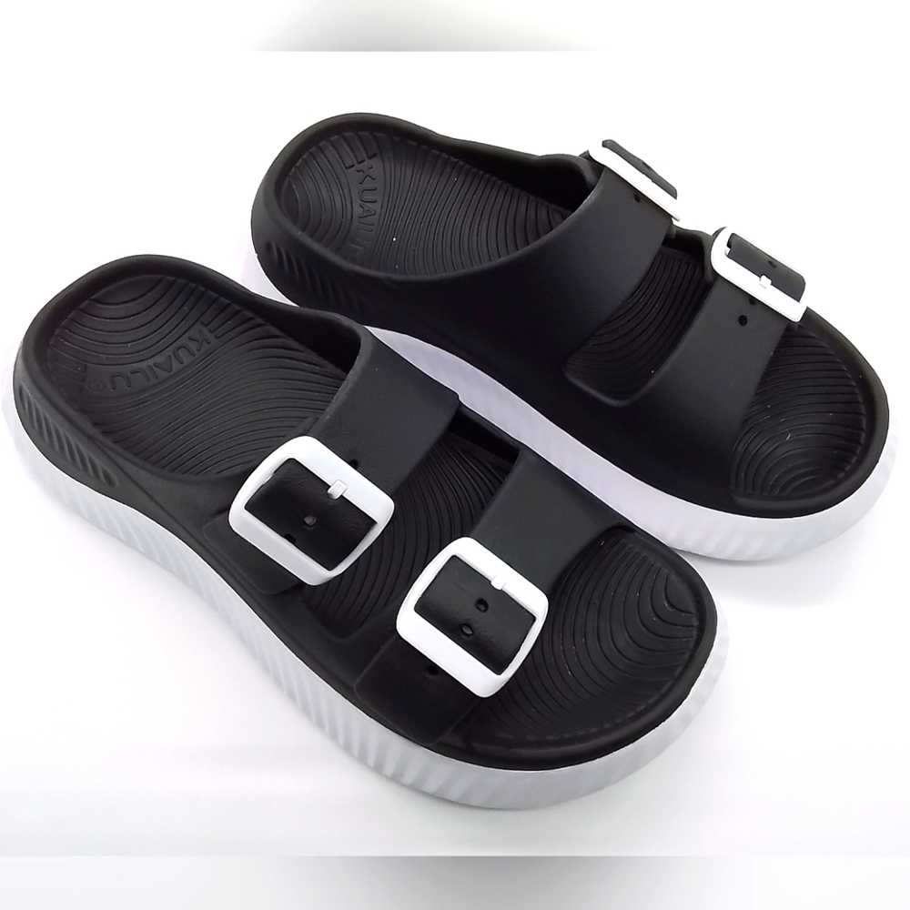 NWOT KUAILU BLACK & WHITE SIZE 7 ORTHO SANDALS